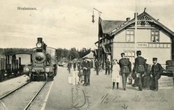 Damplokomotiv type 18c på Hval stasjon på Roa-Hønefossbanen 