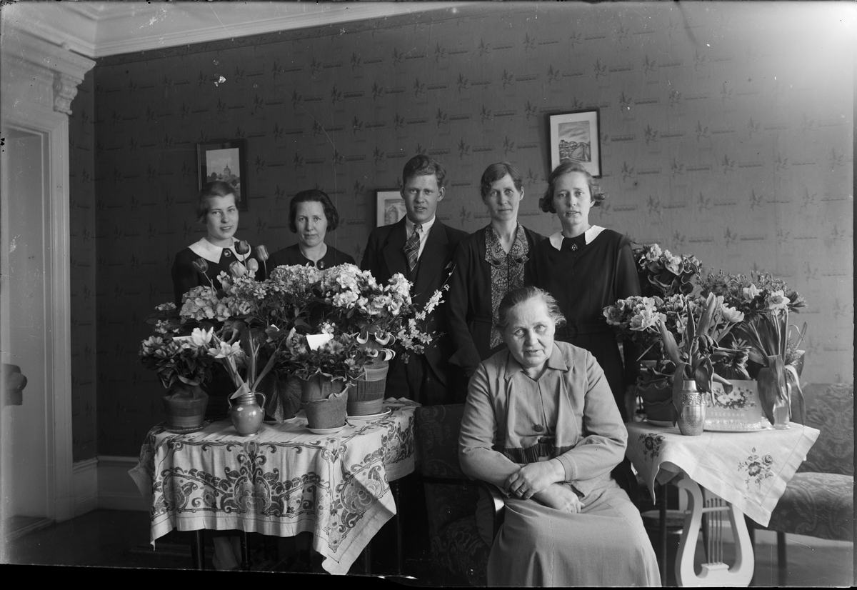 Fru Sjölin med familj, Uppsala 1936