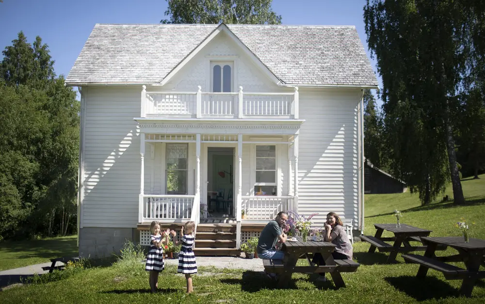 Antikvarisk hus på Norsk utvandrermuseum. Huset heter Bjorgohuset, om sommeren er det kafé, drevet av frivillige ved museet.