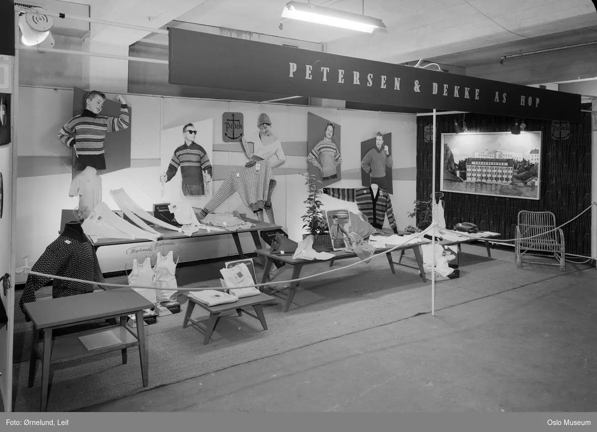 Petersen & Dekke Tricotagefabrik (1887 – 1976) var bedre kjent som «Pedek», og en av de første tekstilfabrikkene i Bergen med et stort marked både i Norge og Sverige. Fabrikken startet opp på Georgernes Verft, men fusjonerte senere med Hop Spinderi & Tricotagefabrik og flyttet hele driften til Hop.