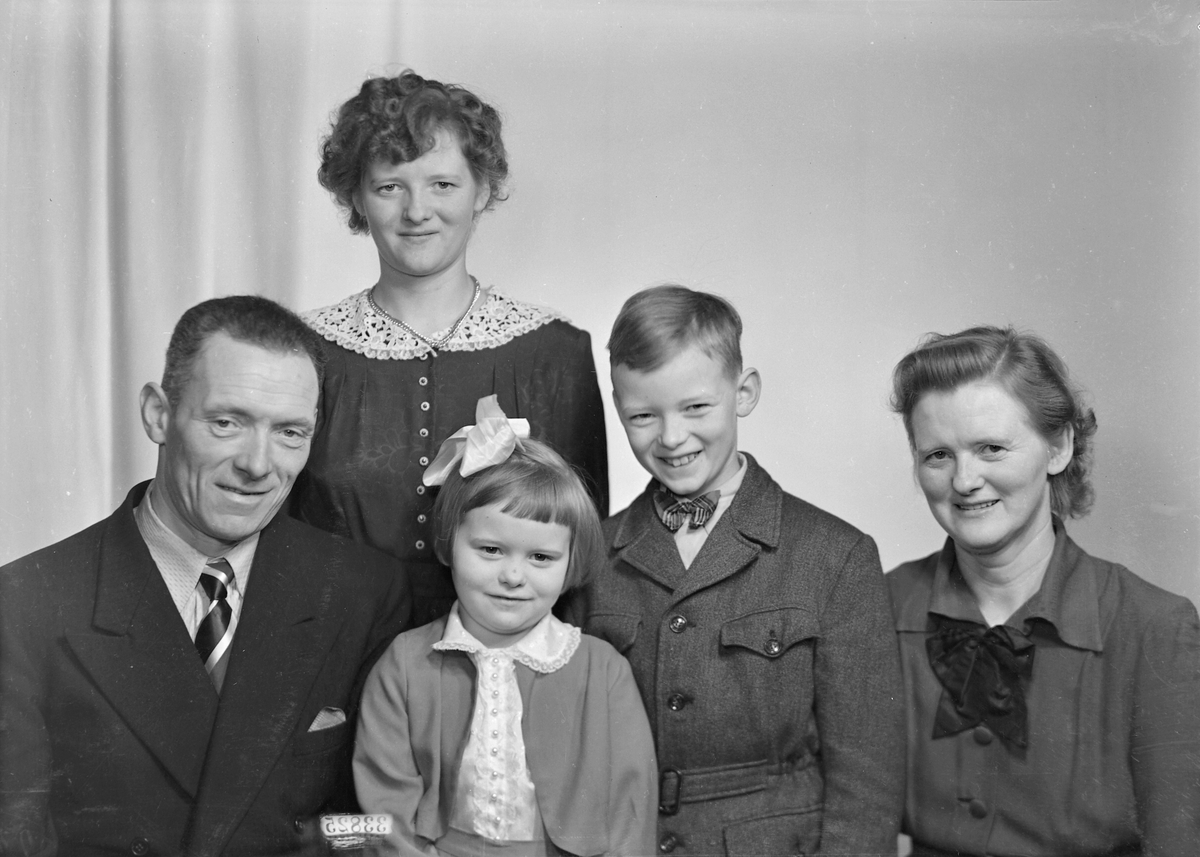 Olav S. Johansen med familie