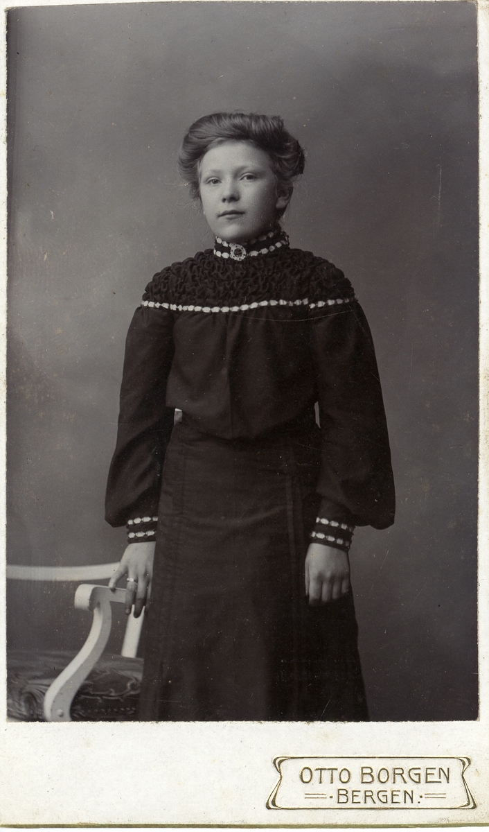 Kvinneportrett. Fr. Andersen