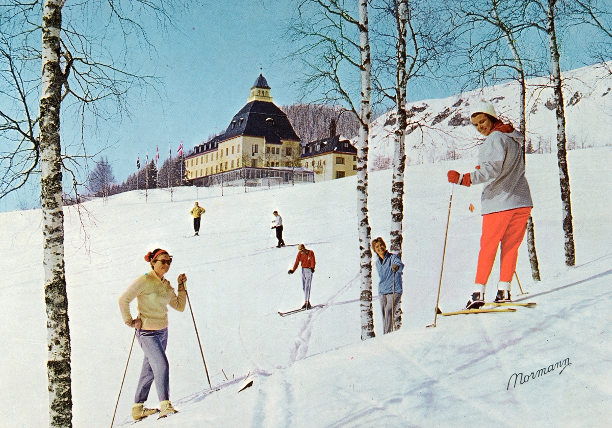 Postkort, Ringsaker, Furnes, Høsbjør Turisthotell, skiturister, strekkbukse,