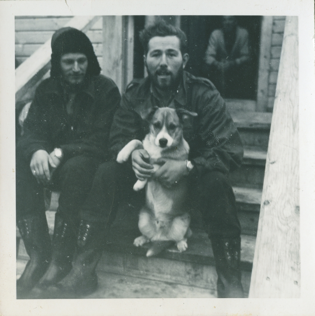 Enger, Astor Ernstsen og hund Lord Overvintring på Bjørnøya 1957-58