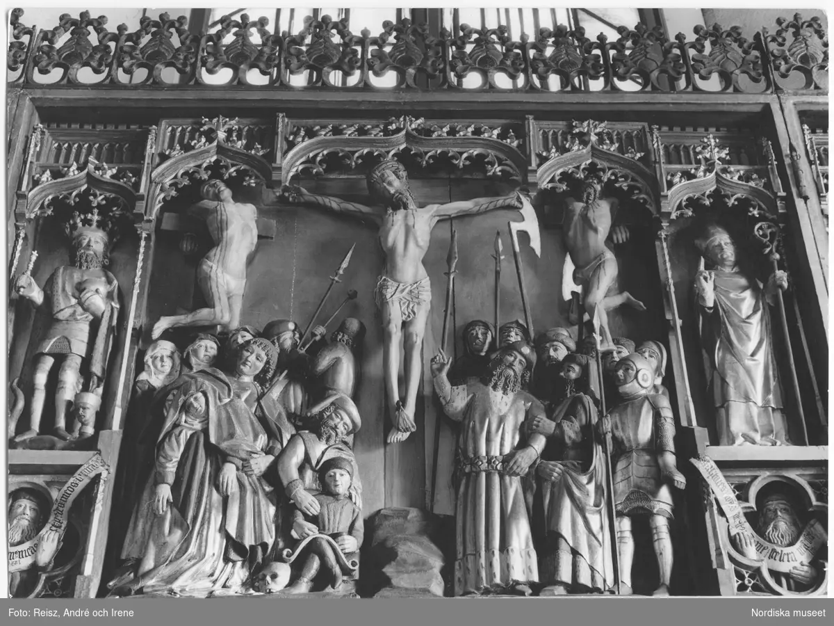 Uppland. Detalj av altarskåpet från senmedeltiden med motiv från passionshistorien, i Täby kyrka.