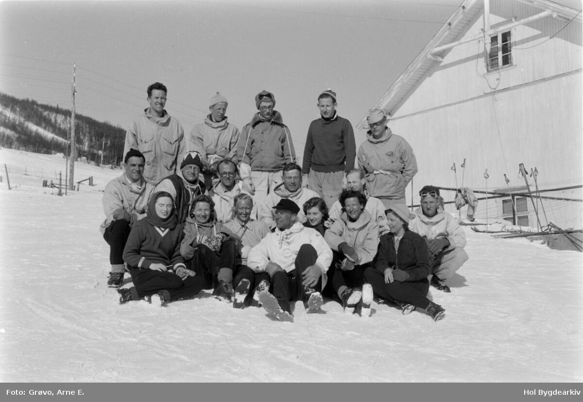GruppeU, skituristar, menn, kvinner, sportsklede,