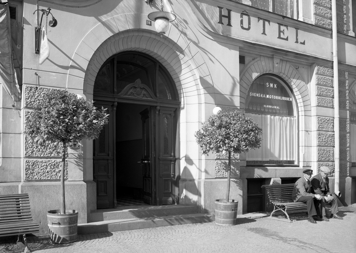 Svenska motorklubben har en lokal i Grand hotells fastighet. Bilden togs 1931.