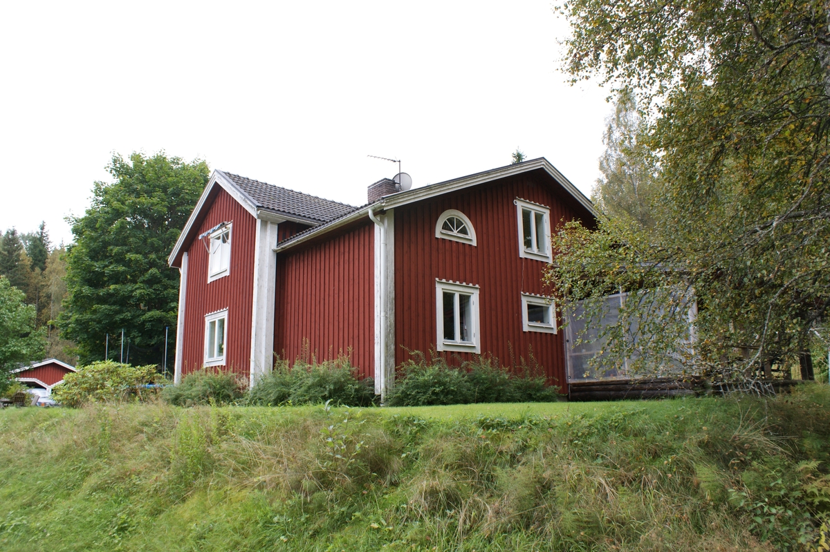 Före detta rökstuga, ombyggd till modert bostadshus. - Värmlands Museum ...