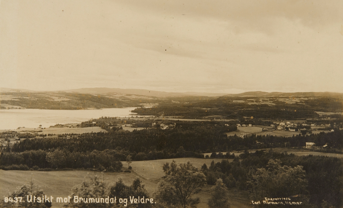 Postkort, Ringsaker, Brumunddal, utsikt fra Furnes mot Veldre, Furnesfjorden, kulturlandskap,