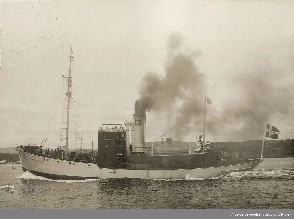Dampskipet - Hvalfangeren DS Graham. Bygget 1912, forsvant sporløst 6 november 1924 med 9 mann.