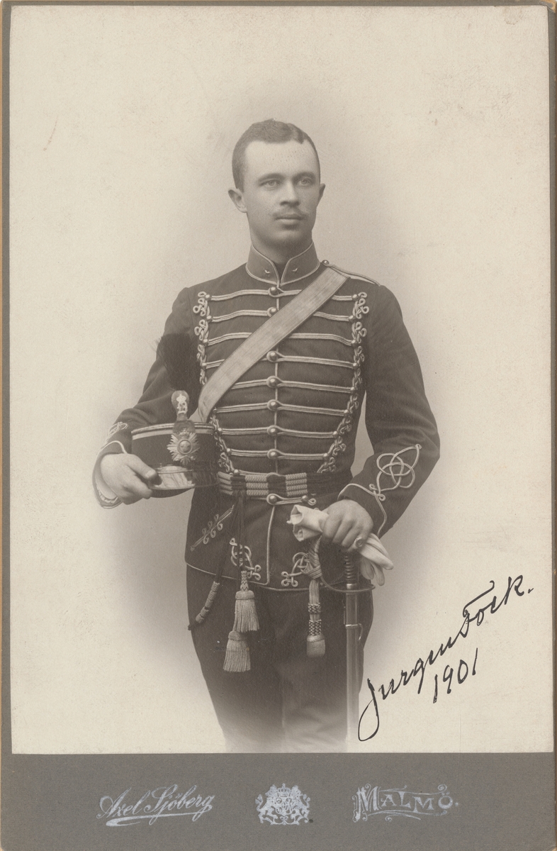 Porträtt av Jurgen Henrik Gösta Fock, underlöjtnant vid Skånska husarregementet K 5.