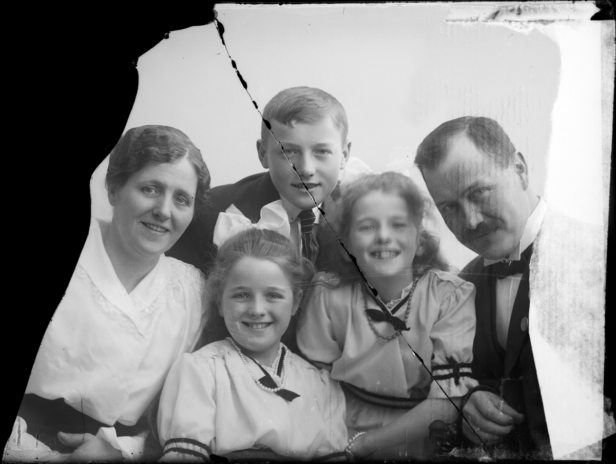 Fotograf Alf Schrøder med familie.