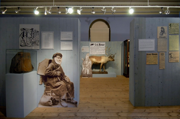 Vänersborgs museum. Utställningen "Märkvärdigheter- Exotiska möten i 1800-talets Vänersborg"