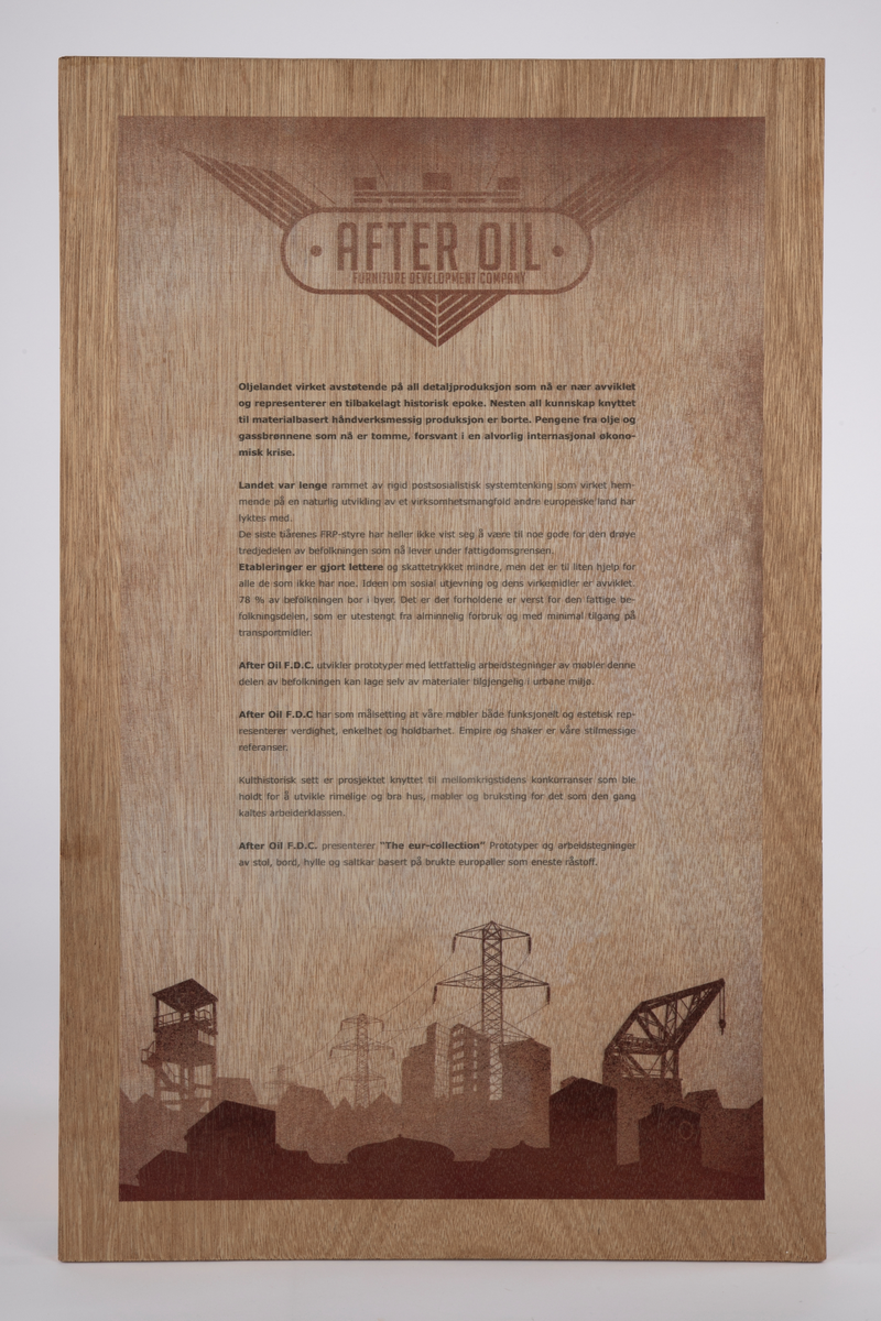 Tekst trykt på en finerplate med logoen After Oil Furniture - Development Company og tekst.