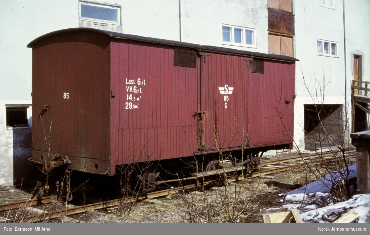 Sulitjelmabanens godsvogn litra G nr. 85 på Lomi stasjon