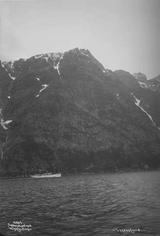Prot: Kong Harald under Lyngenfjellene 25/8 1906