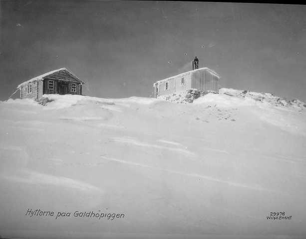 Prot: Jotunheimen Vinter - Galdhøpiggen, Begge hytterne