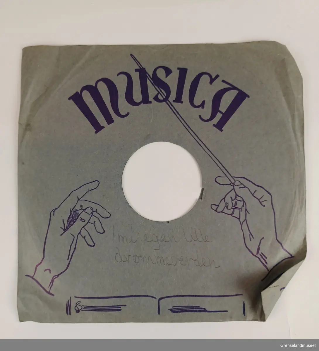 Plate: Magic Notes logoen som er en note.
Innpakning cover: motivet er "MusicA" med orkester, dansende par og en kvinne som lytter til musikken. 