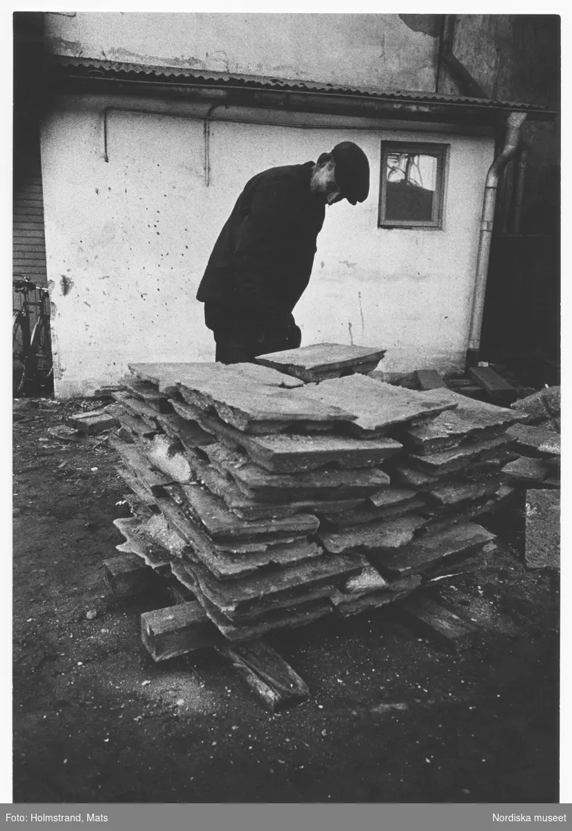 Svartå hytta. Arbetstagare vid norra Europas sista träkolshytta den sista arbetsdagen, nedblåsningen, 28 oktober 1966. Svartå hyttan. Järnbruk.