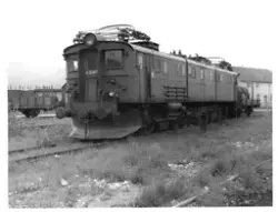 Elektrisk lokomotiv El 4 nr. 2045 utenfor verkstedet i Narvi