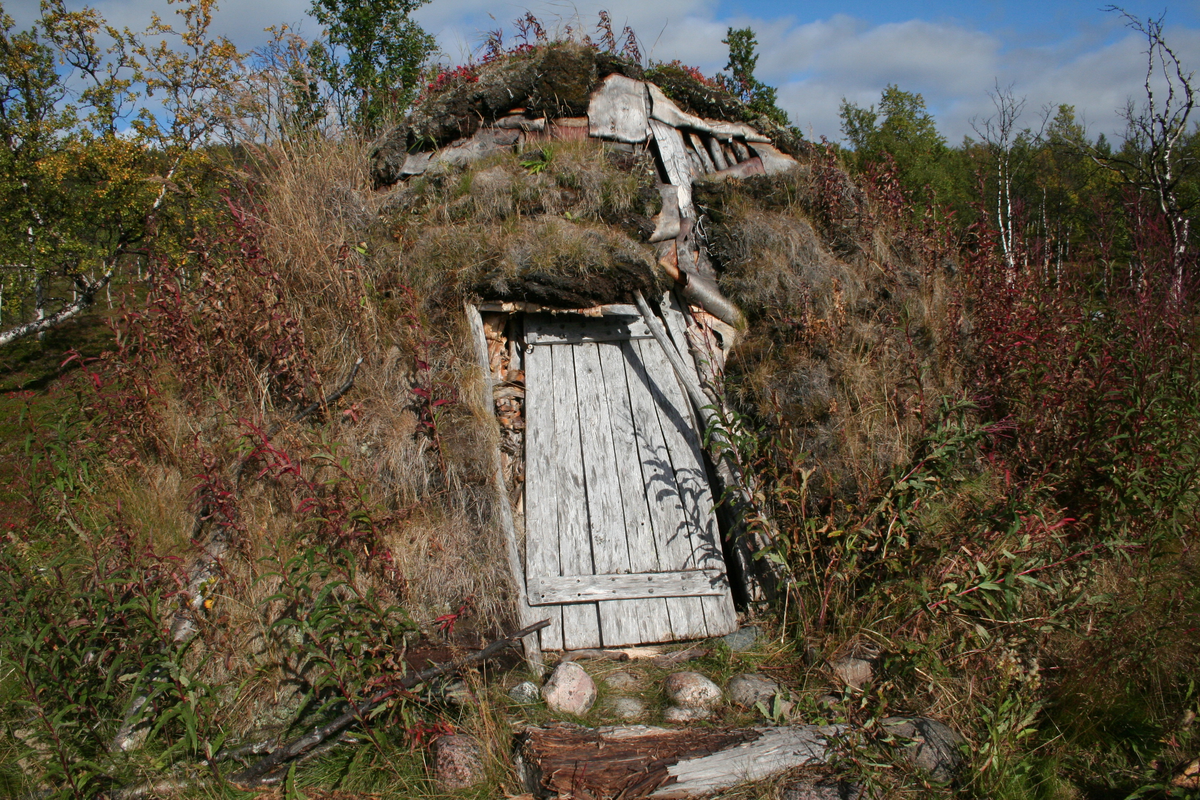 Rekonstruert gamme på den samiske sommerboplassen Devddesvuopmi i Dividalen.