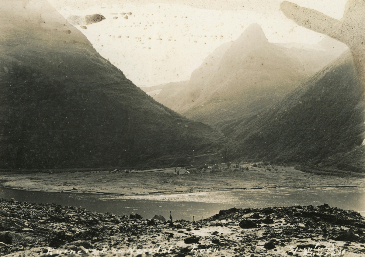 Motiv fra rasulykka i Lodalen 1936. Ødeleggelsene på Nesdal.