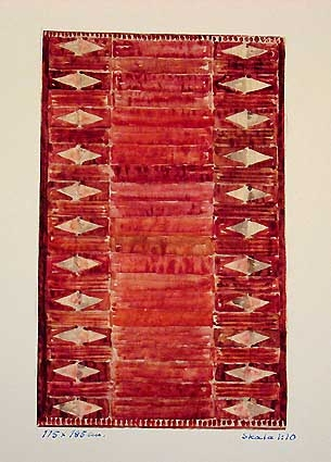 Fem skisser i skala 1:10 till matta i röllakansteknik med triangel, rut- och rombmönster. Skisserna är variationer av samma mönsterformer i röda nyanser. Skisserna är gjorda på ritpapper i akvarell. 3b är gjort på rutpapper.
1. 11,5 x 17,5 cm
2. 11,5 x 18,5 cm
3. 12,5 x 19 cm
3b 30 x 42 cm
4. 11,8 x 18 cm
5. 11,8 x19,5 cm