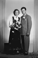 Brudeparet Tea Hagen (f. Geilbakken 1925) og Torkjell Hagen 
