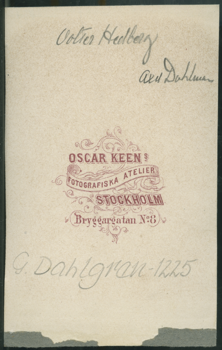 På kuvertet står följande information sammanställd vid museets första genomgång av materialet: Till vänster Asel Dahlman
i mitten Volter Hedberg
till höger ?

Stockholm