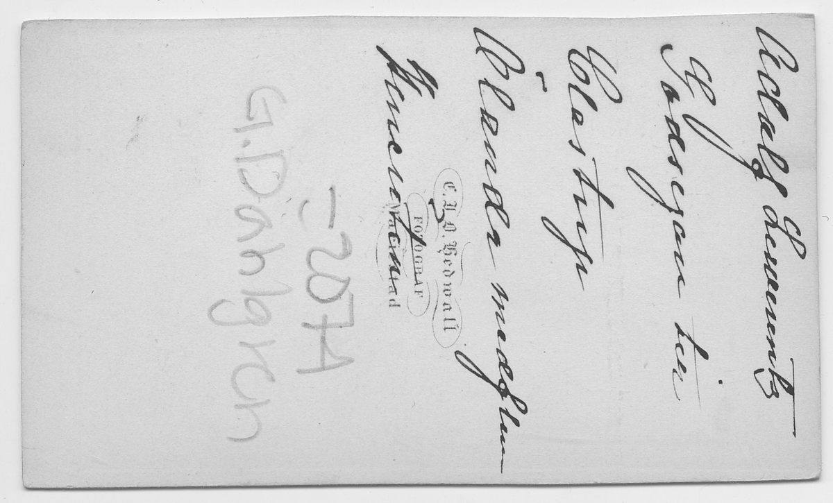 På kuvertet står följande information sammanställd vid museets första genomgång av materialet: Adolf Lewerenz