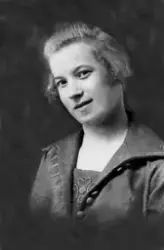 Magna Petrine Hansen, f.1901 i Nordfjord. Magna ble gift med