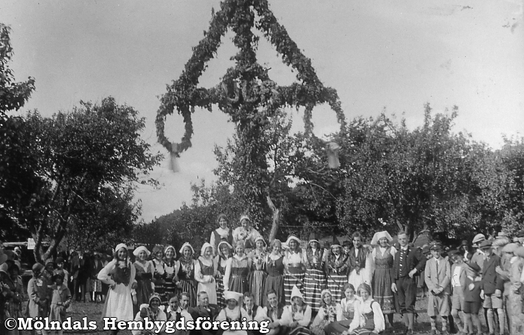Eklanda i Mölndal. Fotografi från år 1930? Troligen en av de första JUF-festerna.
