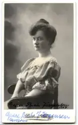 Grace Bech Jürgensen (19 år) 1907, Mosjøen.
Bilde er fra fot