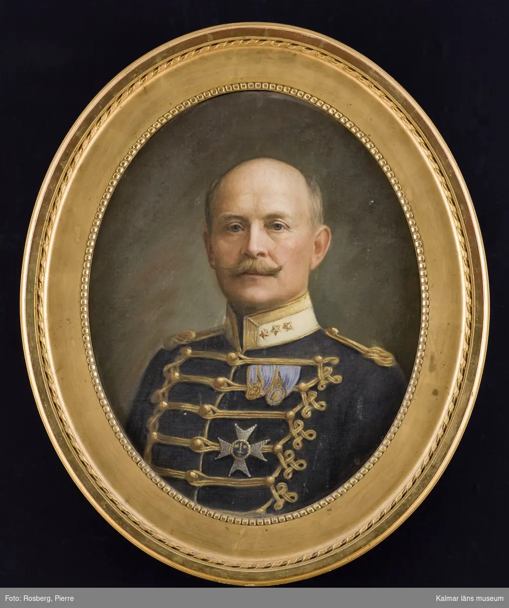 Porträtt av Gustaf Anton Bråkenhielm (1837-1922), överste och chef för Smålands husarregemente 1880-1882.