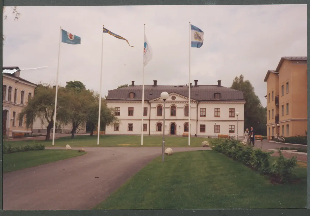 Bussresa 1994 till Nynäs och Nyköping. Hus vid S:t Anna området: Hospitalgatan. Foto: Neida och Stig Jonsson.