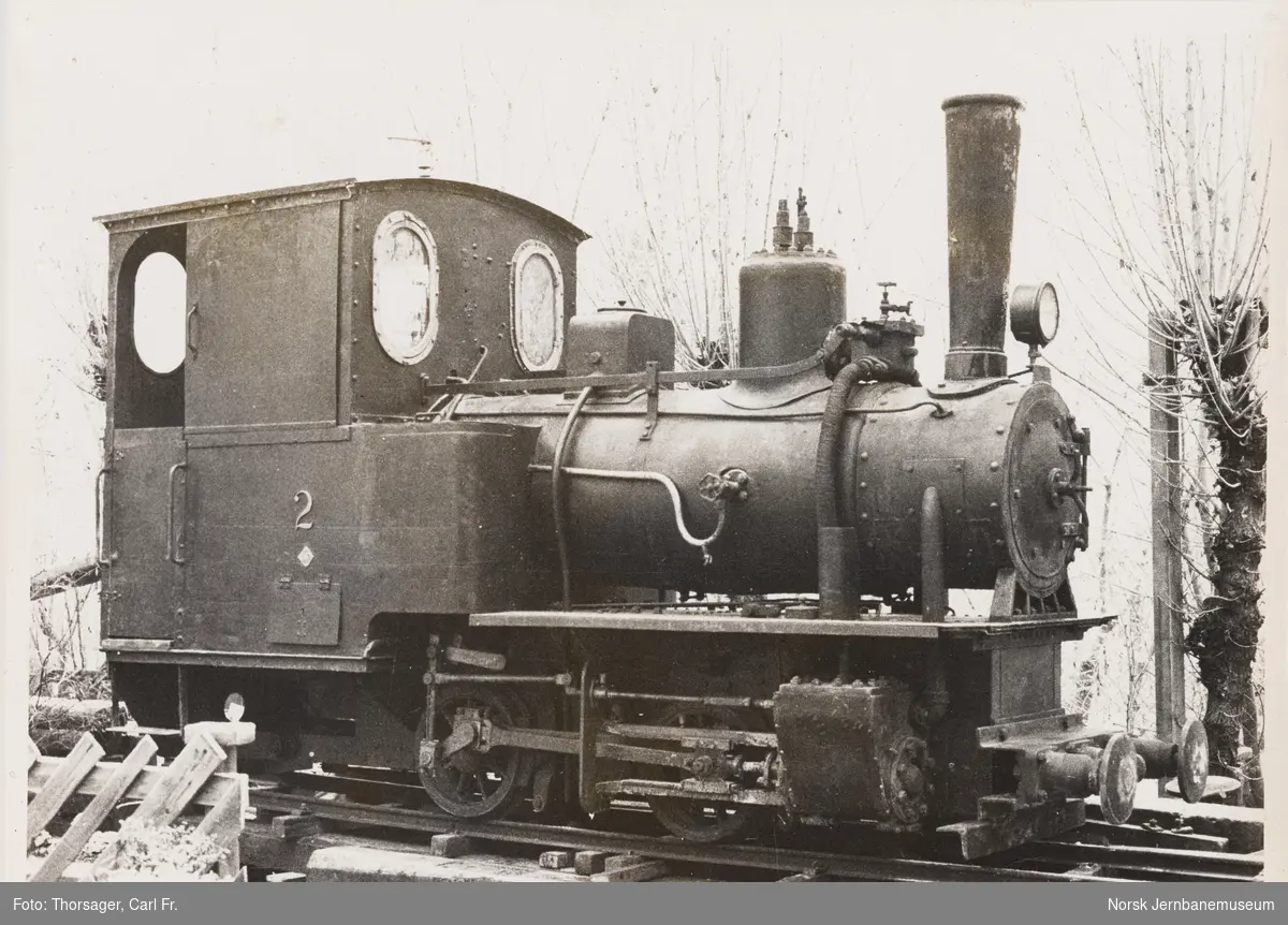 Damplokomotivet "Bjørkaasen" som ble bevart og senere tatt i bruk på Lommedalsbanen