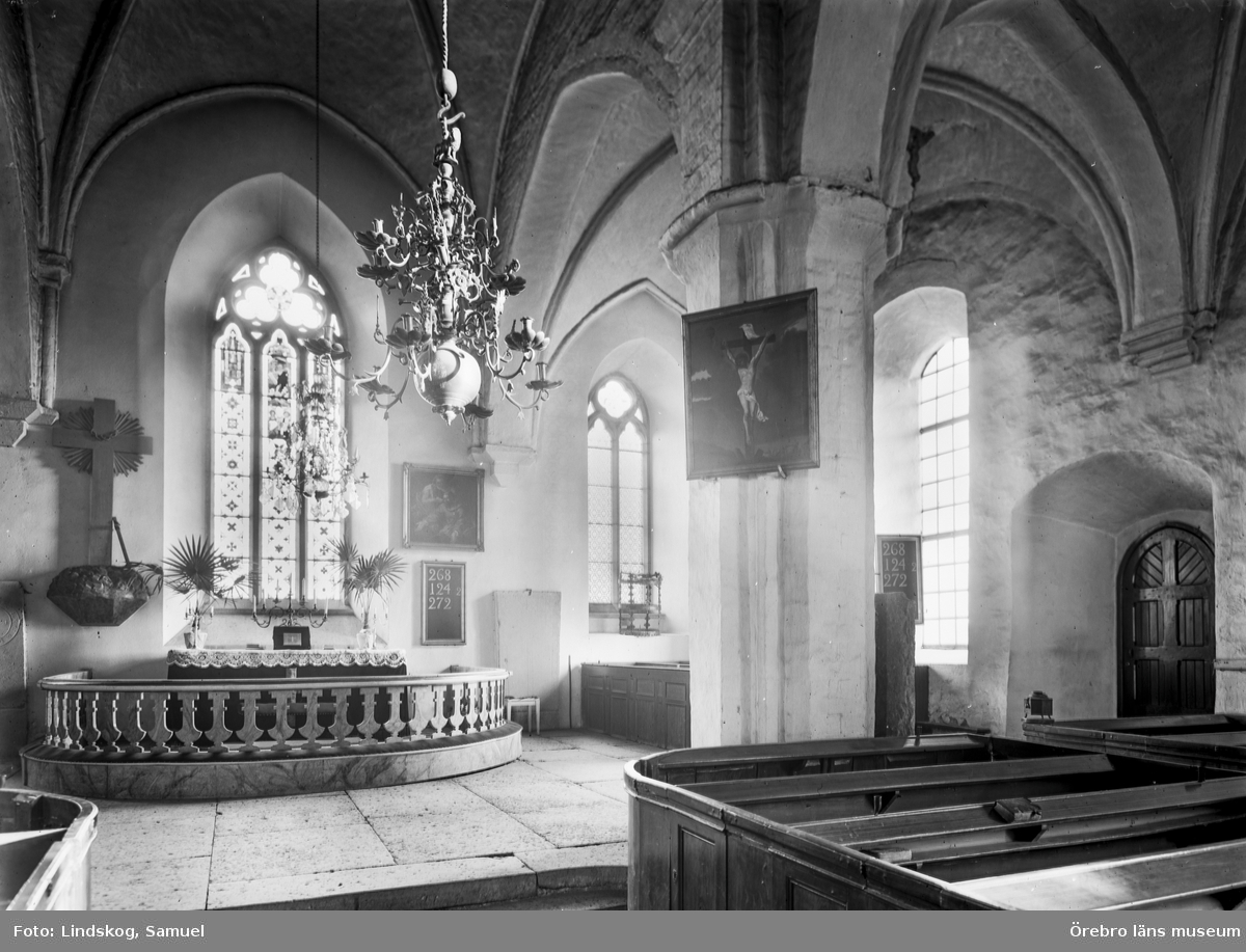 Interiör av Sköllersta kyrka.