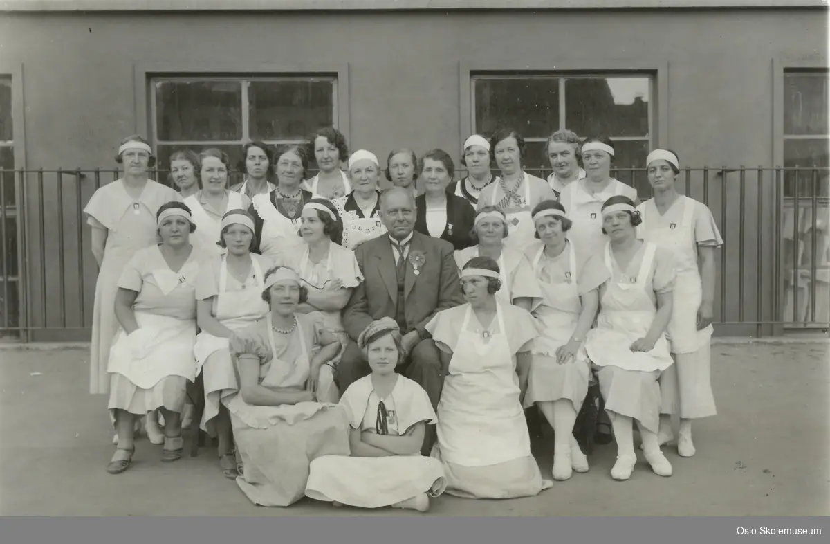 Bespisningspersonalet på Møllergata skole i sammenheng med gutte- og ungdomsskorpsenes landsstevne i 1934.