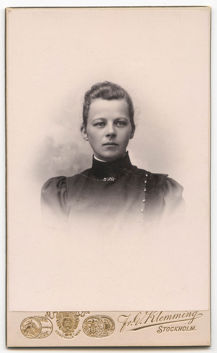 Porträtt på Kontorist Hulda Pettersson, Stockholm.