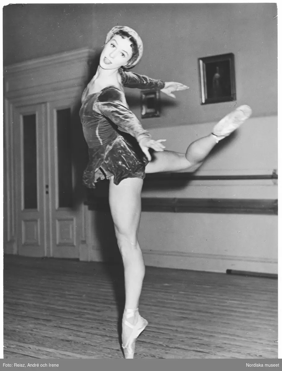 Marianne Orlando dansar under repetition.