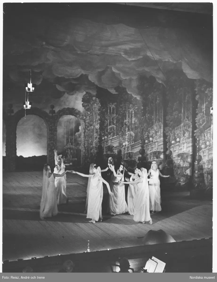 Balett ur operan "Orfeus och Eurydike " från 1762 av Christoph Willibald Gluck på Drottningholm Slottsteater.