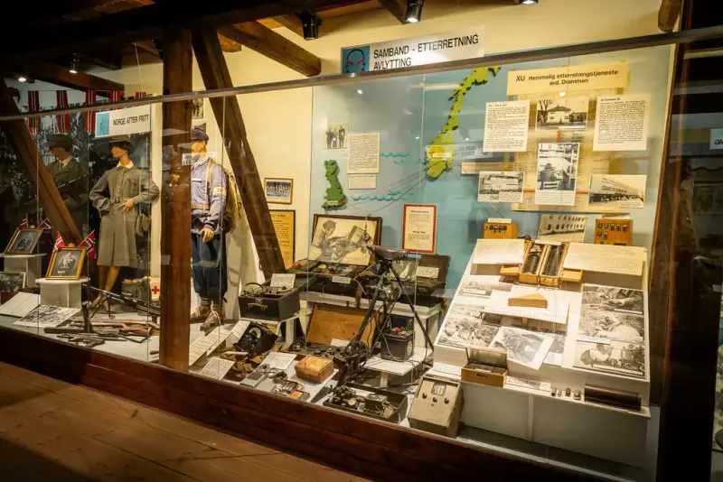 Interør fra Nedre Buskerud Hjemmefrontmuseum.