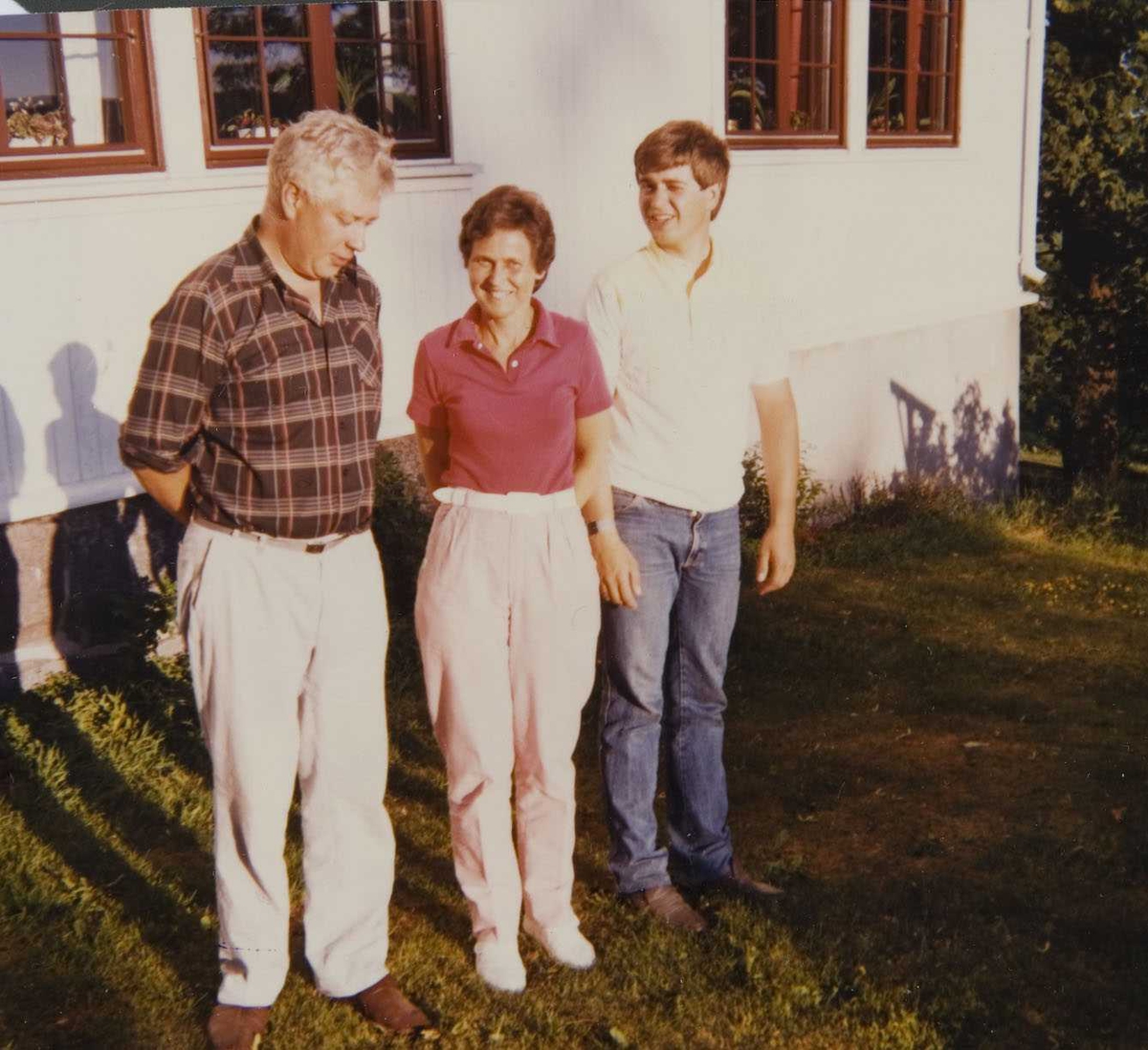 To generasjoner på Kollerud  Øvre ca. 1980
