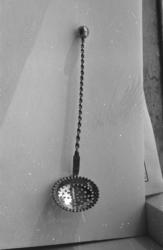 Sukkerskje laget av Gullsmed Anton Samuel Hagen. ..(Se Romsd