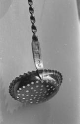 Sukkerskje laget av Gullsmed Anton Samuel Hagen. ..(Se Romsd