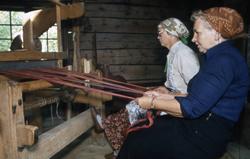 I Eidestua..Olsok med Rødven bondekvinnelag på Romsdalsmusee