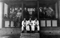 ETTER ET SKIRENN I NYBYGDA UNDER KRIGEN, HOS OLE ELLEFSÆTER 