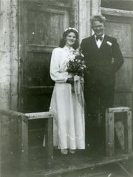 Brudeparet Signe og Ernst "Basse" Jørgensen i Gamvik, Gamvik