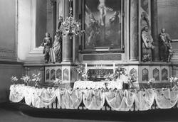 Bryllupspyntet alter i Vår Frue kirke