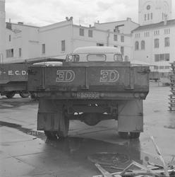 Kjøretøy fra E.C. Dahls Bryggeri.  (Aktiebryggeriet - E.C. D